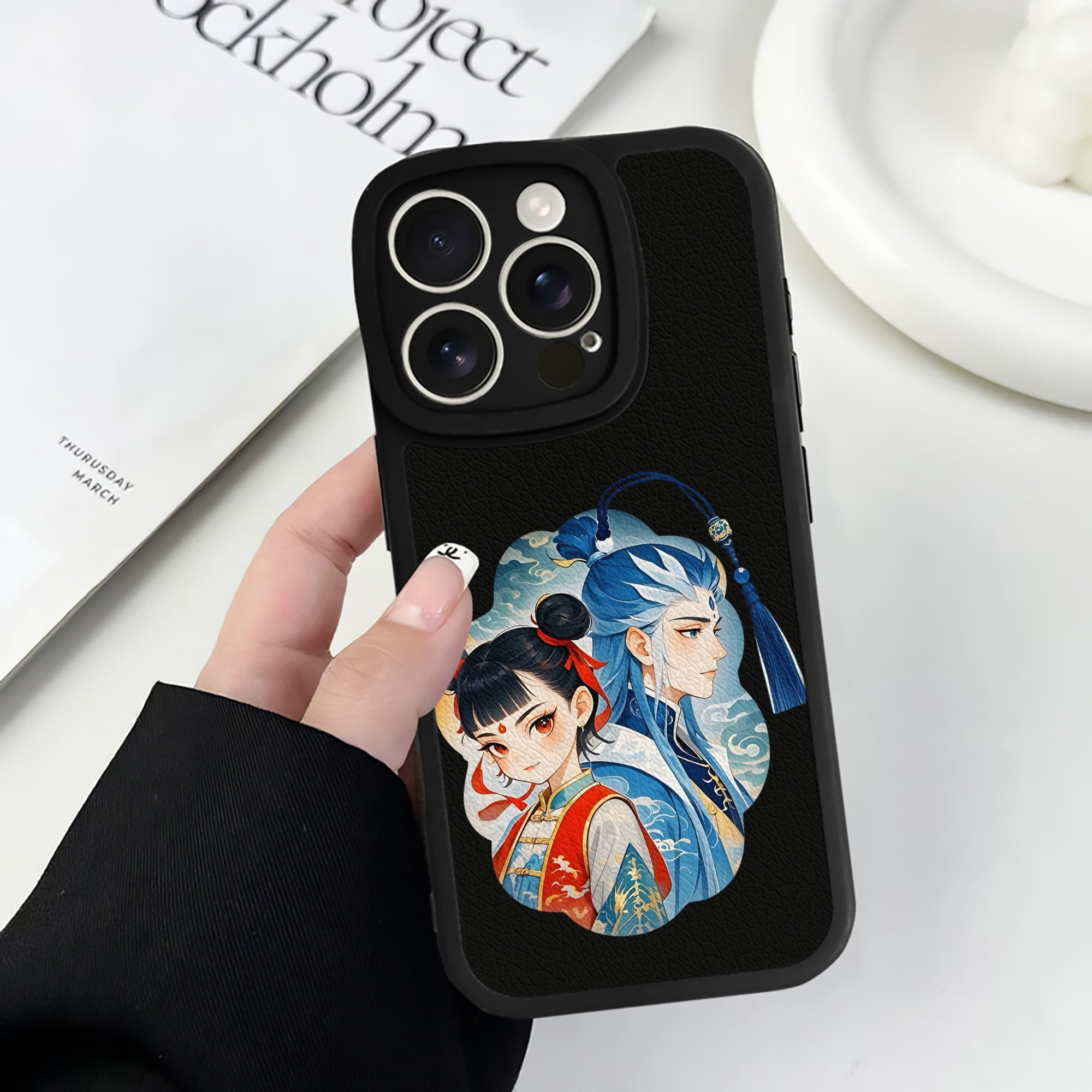 （画像用） Ne Zha 2 ナタ 魔童の大暴れ 【iPhone 16シリーズ対応】シリコンスマホケース（レザー調） 材質：シリコン